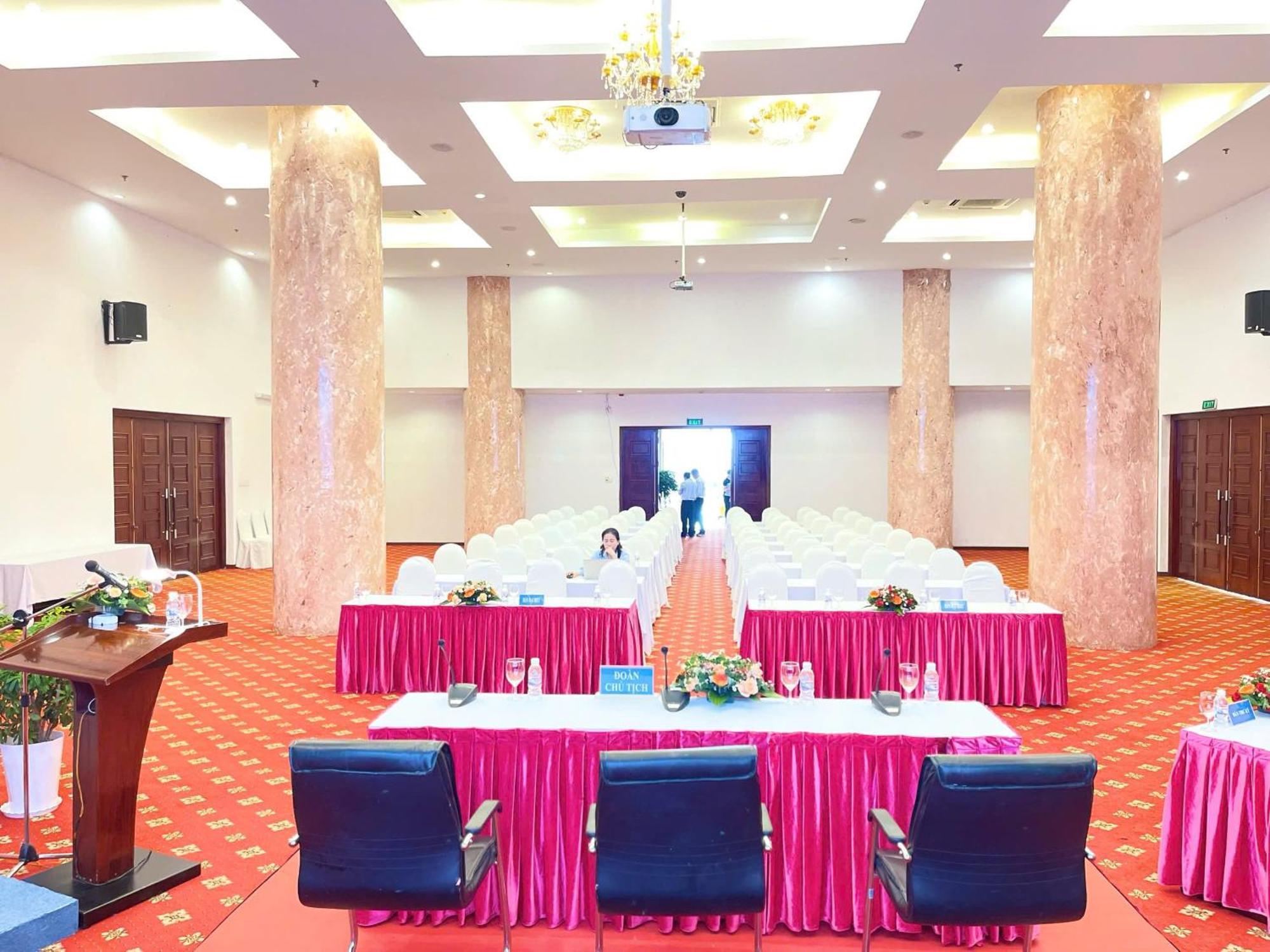 Dakruco Hotel Buon Ma Thuot Luaran gambar